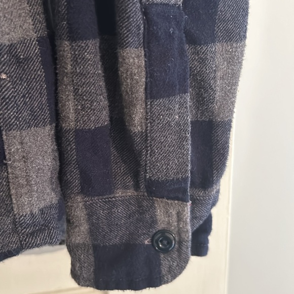 J.Crew men’s classic flannel checked shirt. Size M. - Picture 5 of 5